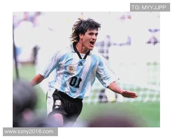 外国四号足球明星的传奇故事与辉煌成就解析